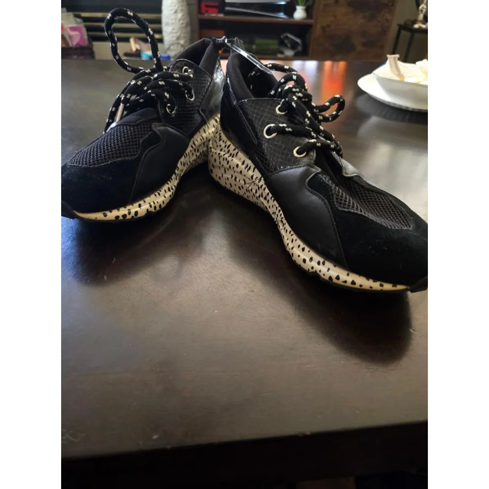 Women's Baddie STEVE MADDEN Athletic Sneakers Sz 10 Black White Animal Print EUC